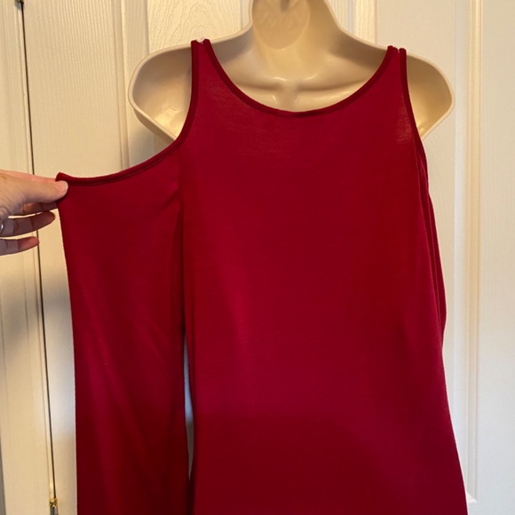 BUY 2 ITEMS GET 1 FREE - VENUS Red Cold Shoulder Blouse Sz L - Picture 5 of 7